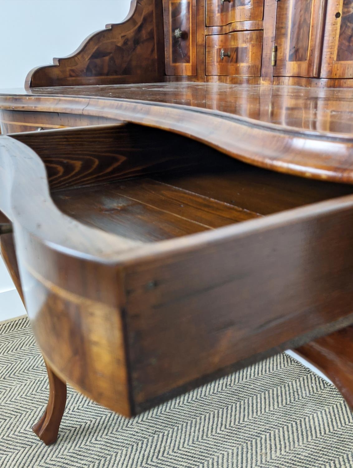 DESK, 18th century style Italian olivewood containing eight drawers, two doors and paper holders, - Bild 17 aus 22