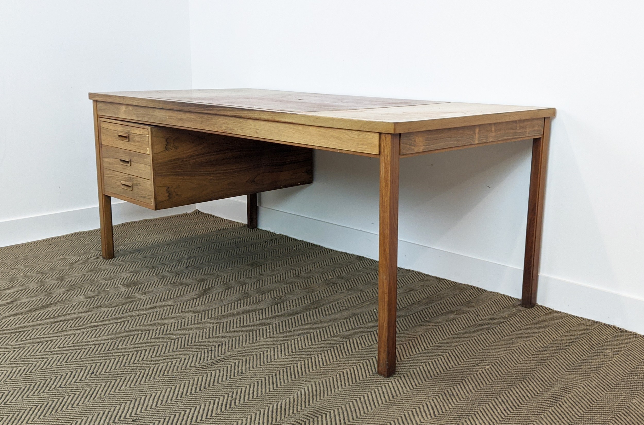 DESK, 171cm x 85.5cm x 73cm approx., with three drawers to one side. - Image 4 of 14