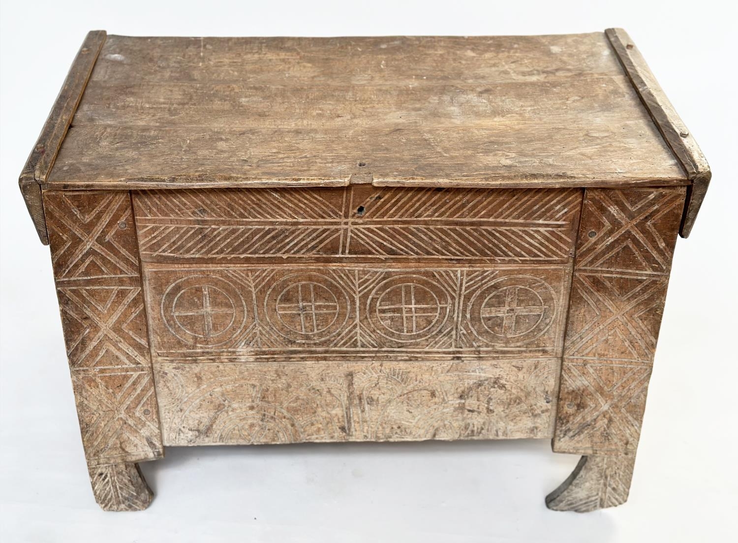 SCANDINAVIAN KISTA TRUNK, early 18th century sycamore of pegged construction with chip decorated - Image 3 of 12