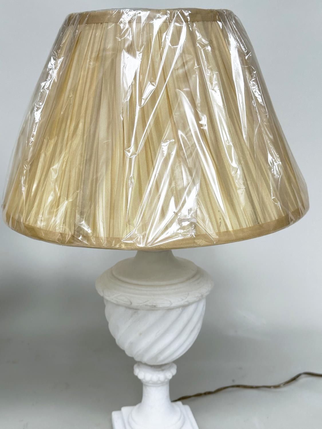 TABLE LAMPS, a pair, Italian alabaster of spiral urn form with stepped square bases and shades, 66cm - Image 4 of 5