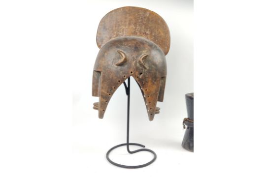 A BOBO FING HELMET MASK- BURKINA FASO, along with a Kenyan beaded belt and pestle and mortar, mask - Image 4 of 21