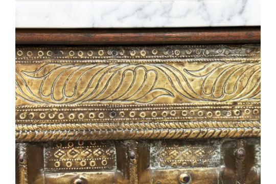 DOWRY CHEST CONSOLE, 19th century Indian embossed brass and metal bound with striated carrara marble - Image 28 of 29