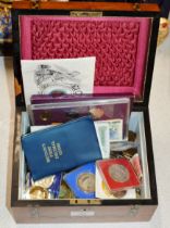 DECORATIVE BOX WITH VARIOUS OLD COINAGE & BANKNOTES