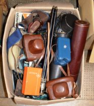 BOX WITH VARIOUS VINTAGE CAMERAS & ACCESSORIES