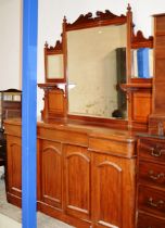 VICTORIAN MAHOGANY SIDEBOARD WITH MIRRORED BACK