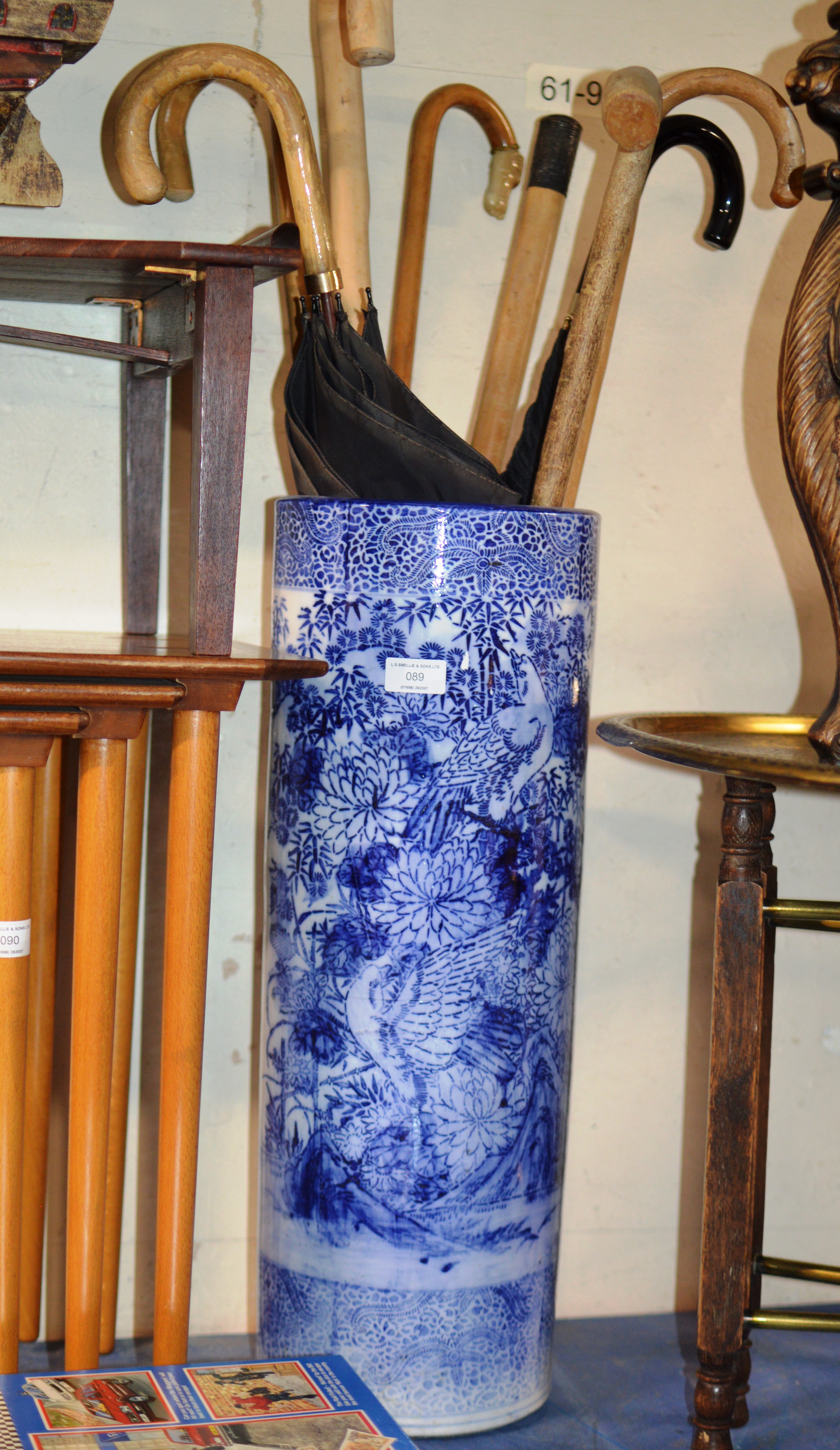 JAPANESE STYLE BLUE AND WHITE CERAMIC STICK STAND WITH VARIOUS STICKS