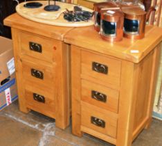 PAIR OF MODERN OAK 3 DRAWER BEDSIDE CHESTS