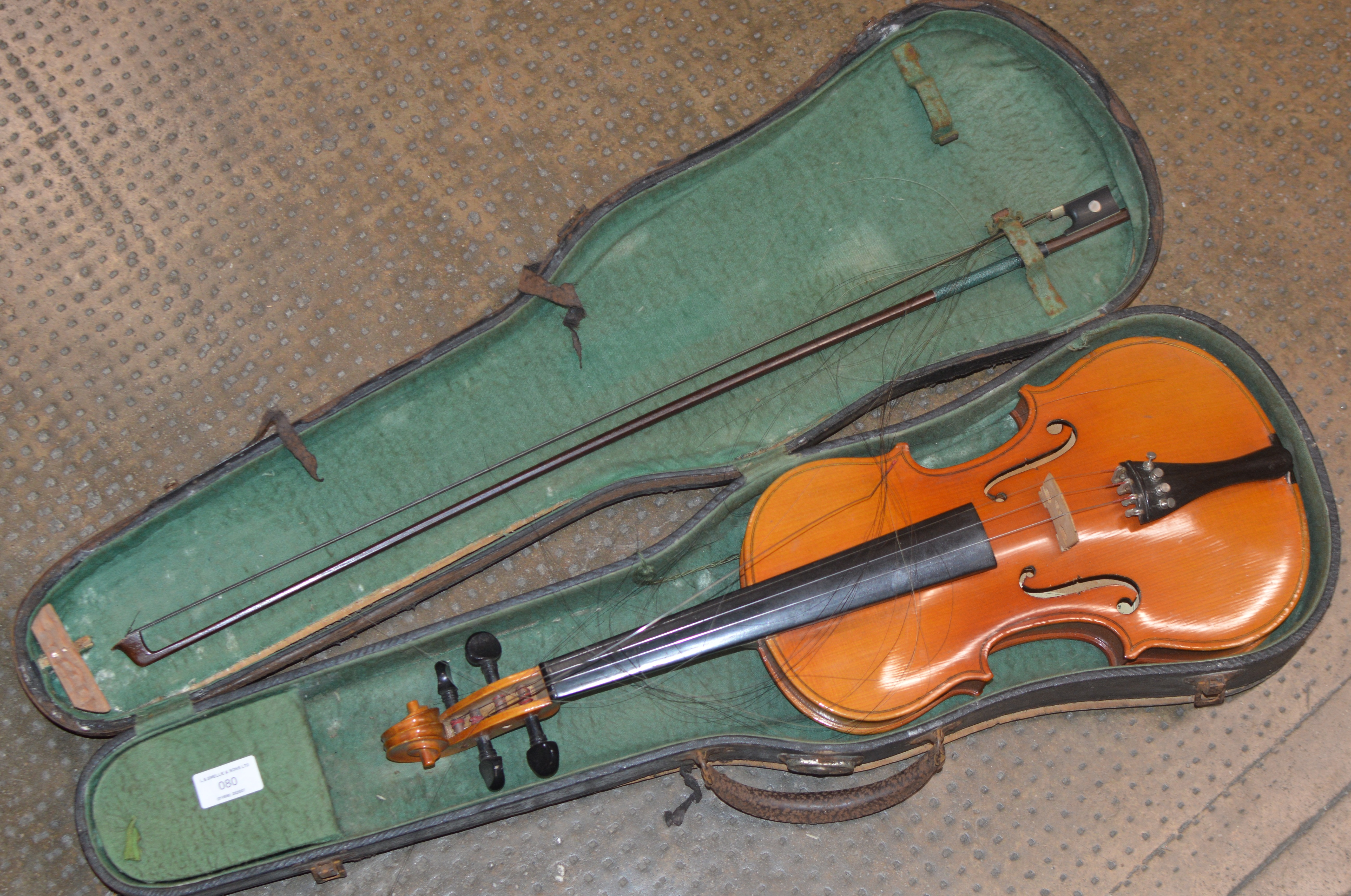 VIOLIN WITH BOW AND CASE
