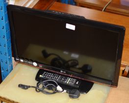 SMALL LG LCD TV WITH REMOTE
