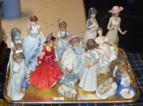 TRAY CONTAINING VARIOUS FIGURINE ORNAMENTS, ROYAL DOULTON, LLADRO ETC