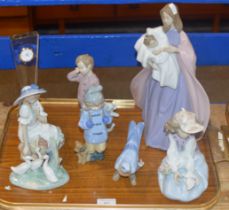 TRAY WITH VARIOUS FIGURINE ORNAMENTS, NAO AND LLADRO