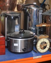 2 HOT WATER URNS & SLOW COOKER