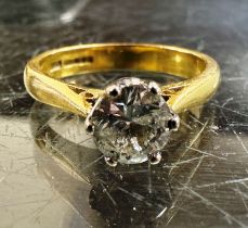 DIAMOND SOLITAIRE RING SET ON 18 CARAT GOLD BAND, APPROX 1 CARAT DIAMOND, APPROX WEIGHT 4.8 GRAMS