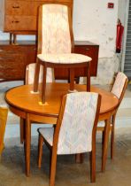 TEAK CIRCULAR DINING TABLE WITH 4 CHAIRS