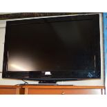 TOSHIBA 32" LCD TV WITH REMOTE