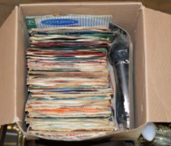 BOX WITH VARIOUS SINGLE RECORDS AND A MICROPHONE
