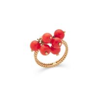 A 1950s coral dress ring
