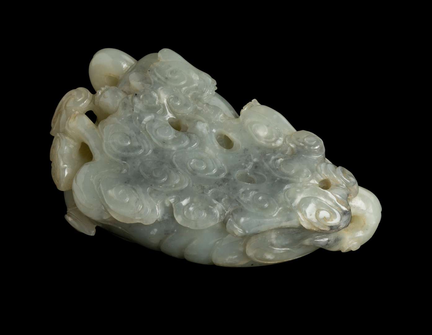 CELADON JADE CARVING OF A LION AND CUB - Bild 5 aus 5