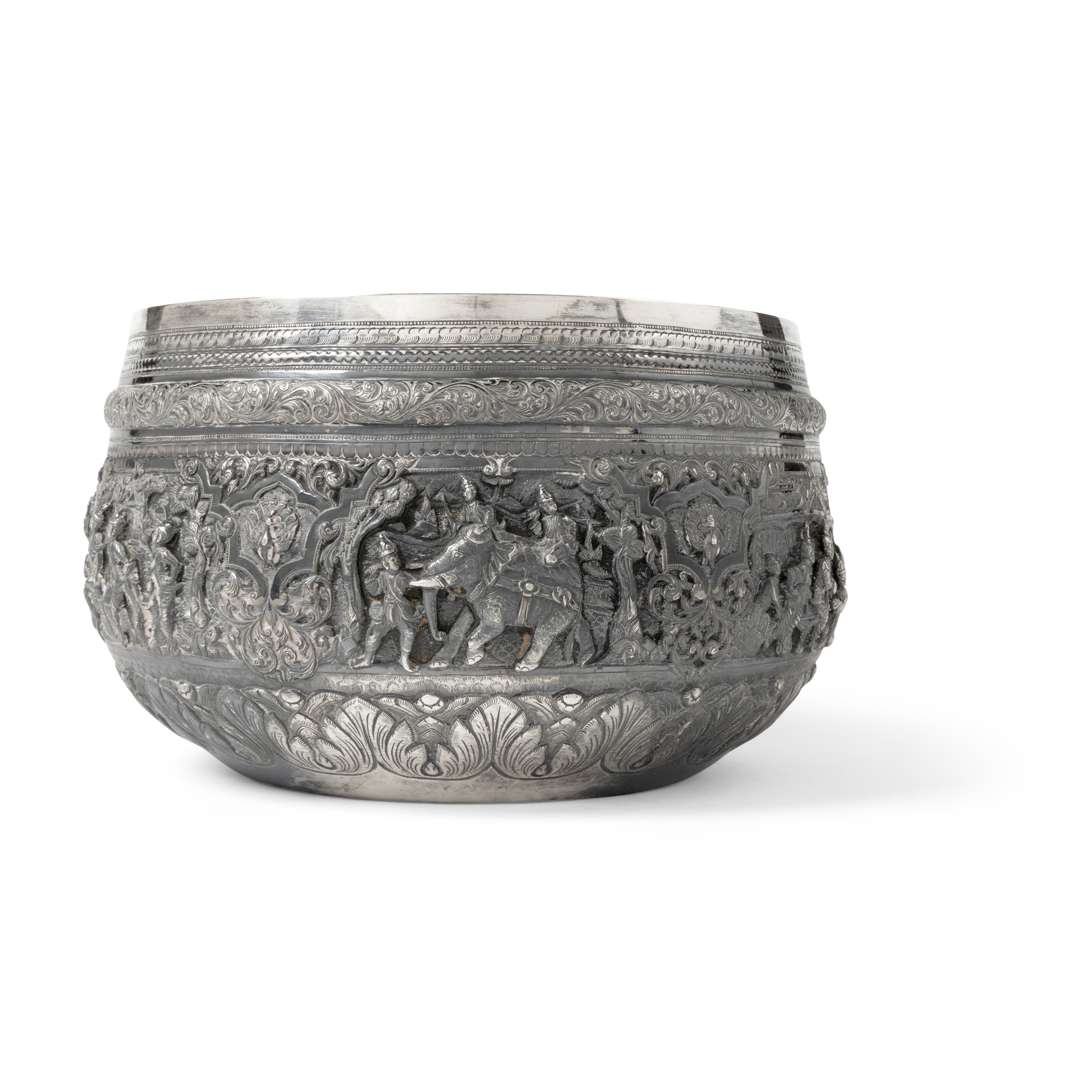 LARGE BURMESE SILVER BOWL - Image 3 of 4