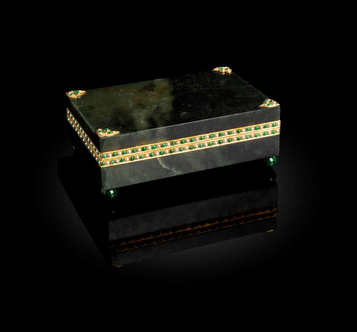 SPINACH-GREEN JADE RECTANGULAR BOX AND COVER