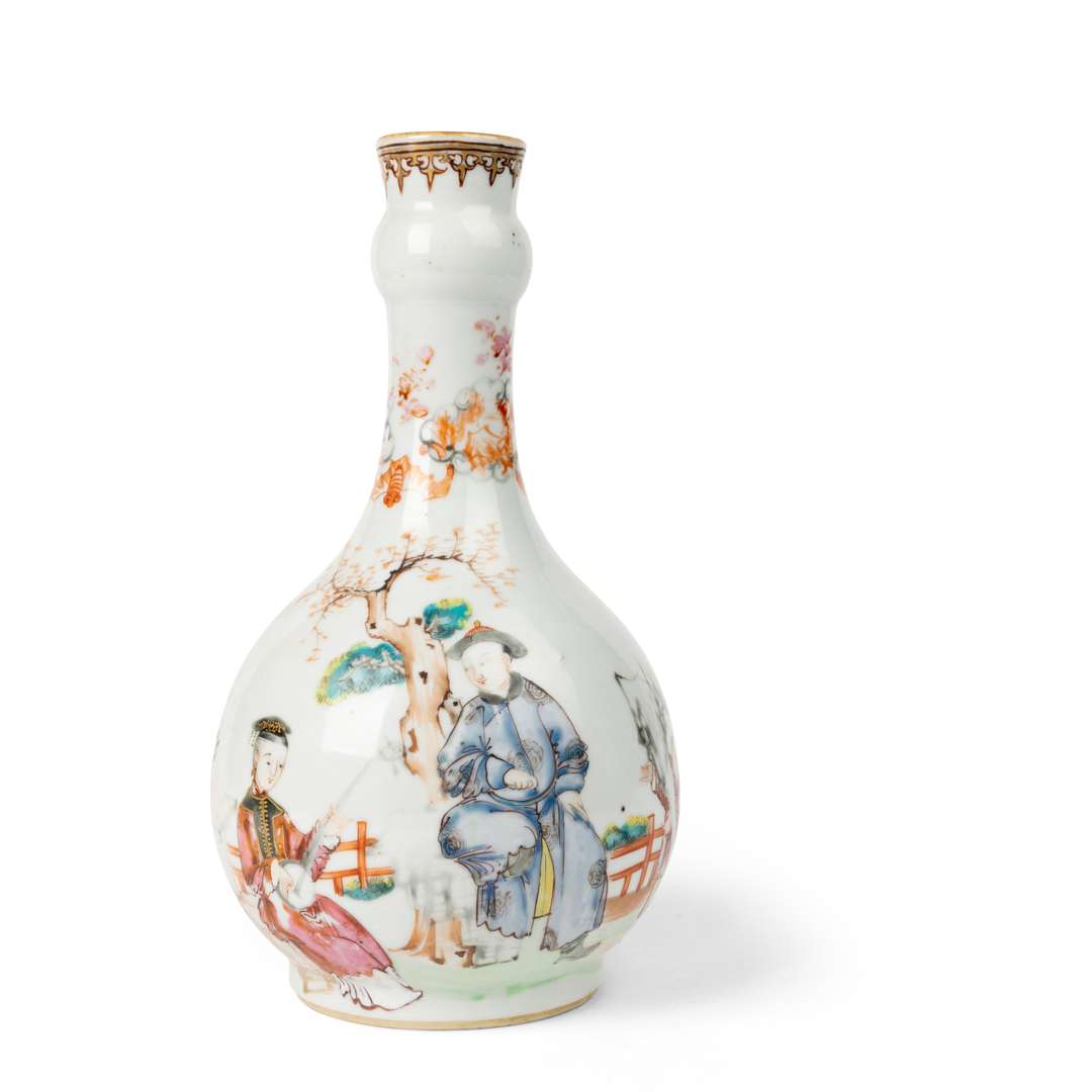 EXPORT FAMILLE ROSE GUGLET VASE