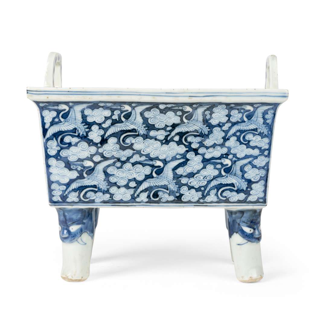 BLUE AND WHITE 'CRANE' RECTANGULAR CENSER