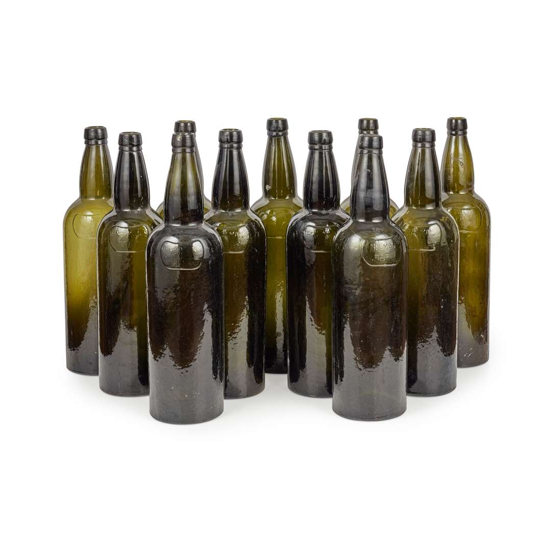 ELEVEN LARGE SANDEMAN PORT BOTTLES - Image 3 of 3