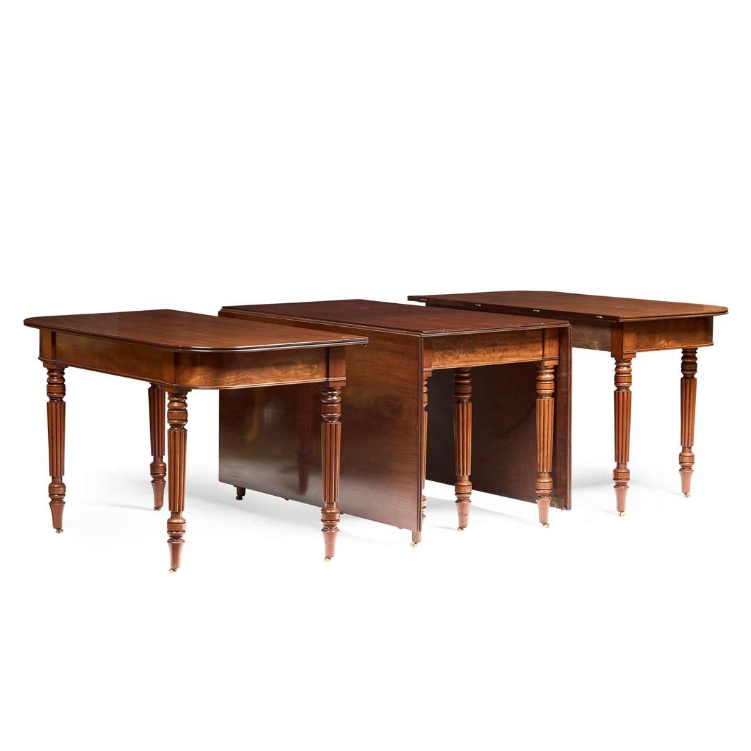 REGENCY MAHOGANY DROP LEAF DINING TABLE, IN THE MANNER OF GILLOWS - Image 2 of 2