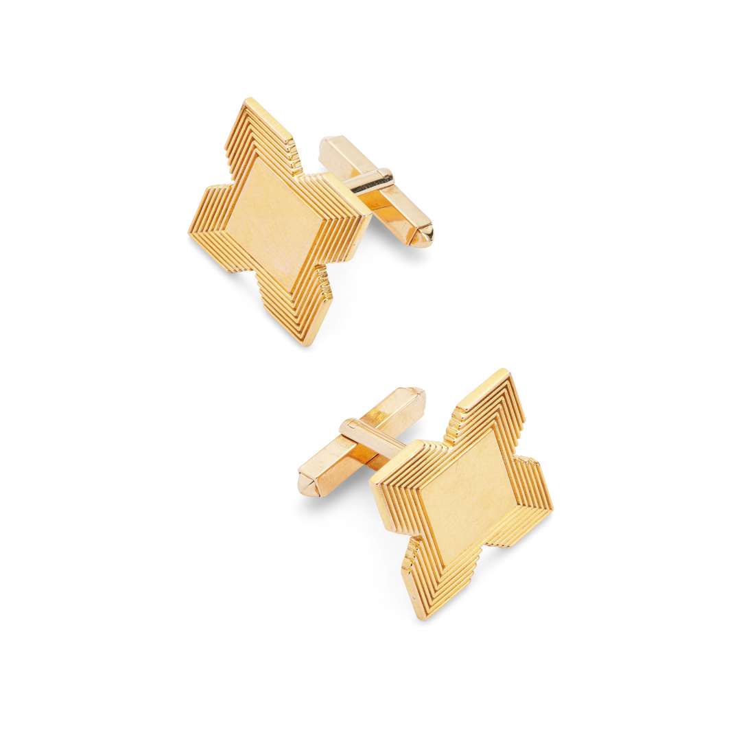 Garrard & Co: A pair of 9ct gold cufflinks