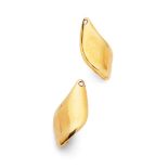 Gavello: A pair of diamond earrings