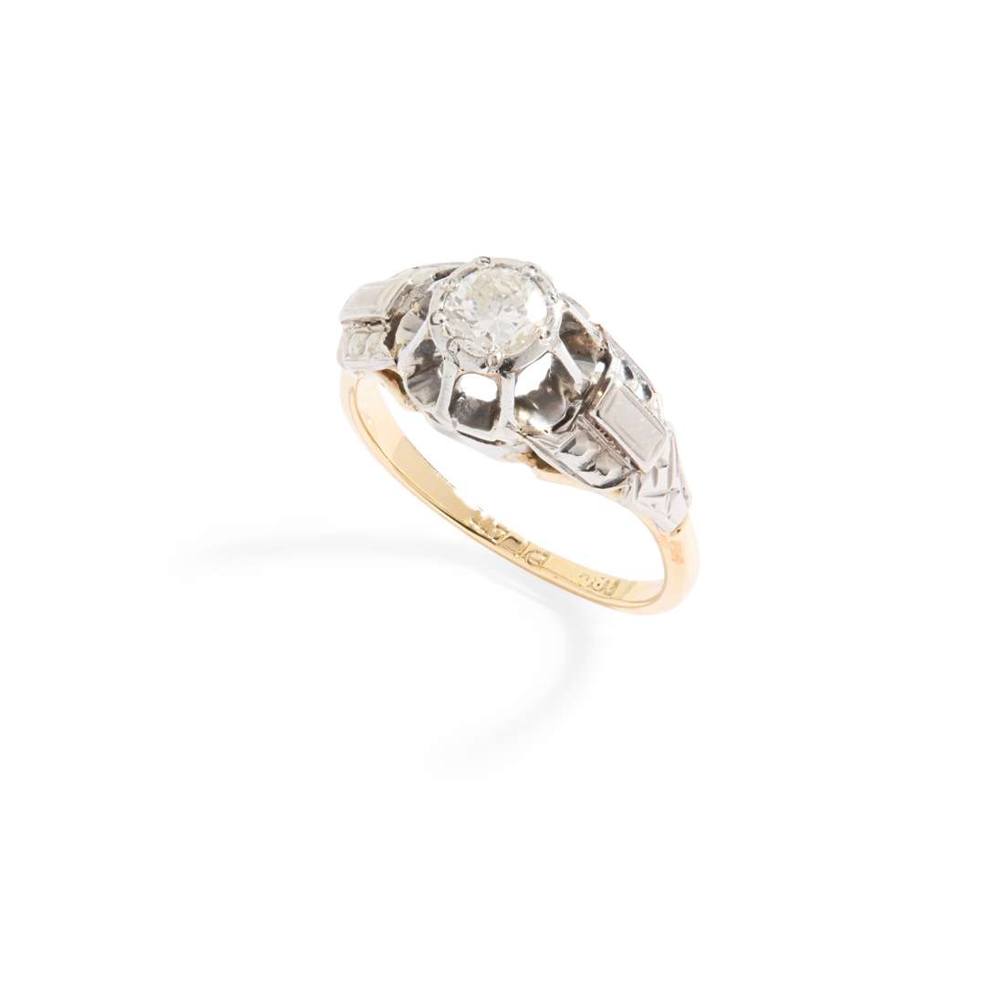 An 18ct platinum diamond single-stone ring