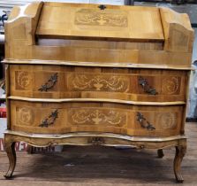 An inlaid bureau. 89cm x 89cm x 41cm.