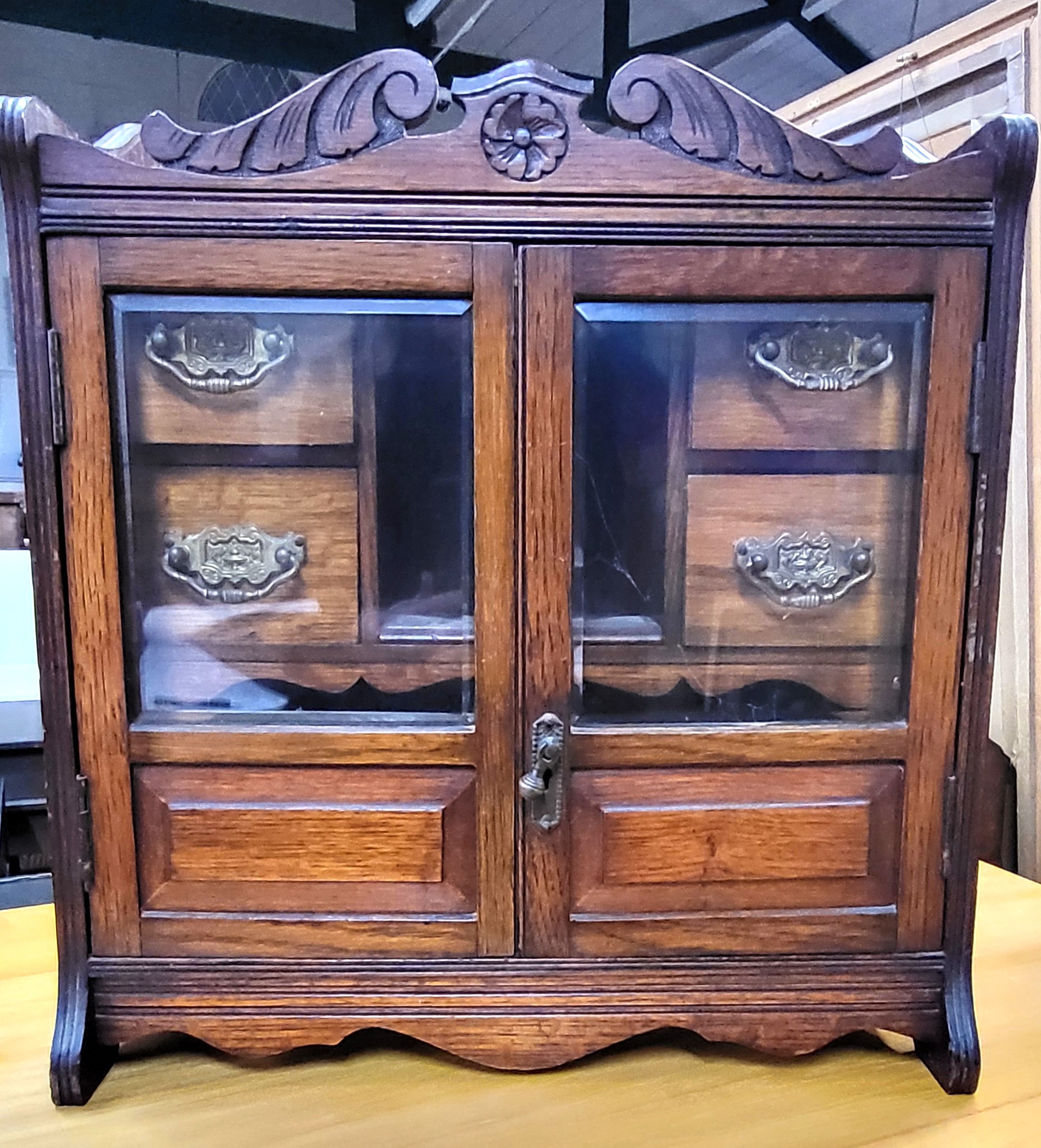 Smoking cabinet. 46cm x 41cm x 20cm.