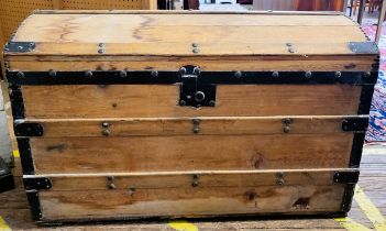 A metal bound pinewood chest / blanket box. 56cm x 91cm x 47cm