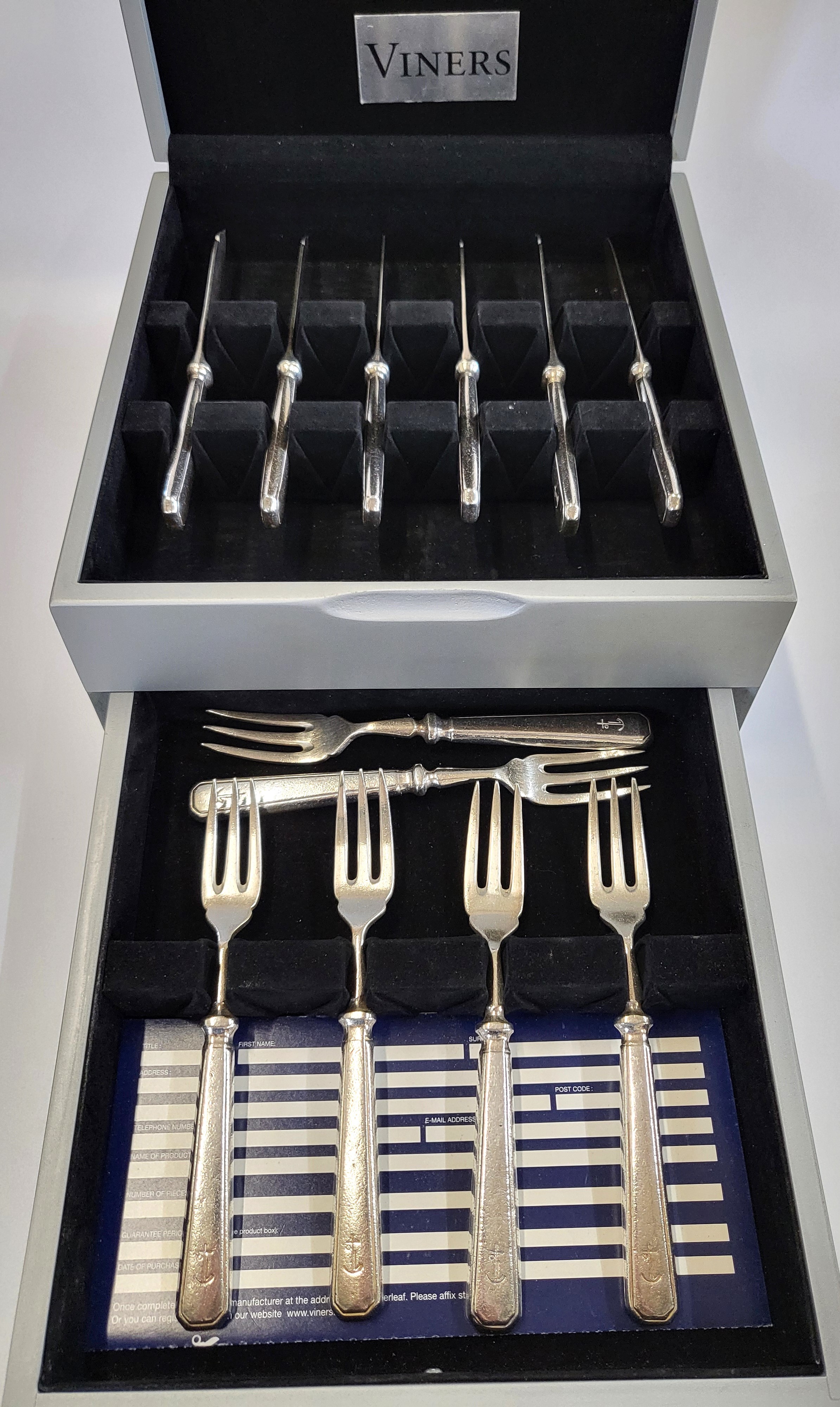 Canteen of cutlery in silver plate, together with sundry various cutlery pieces. - Image 2 of 3