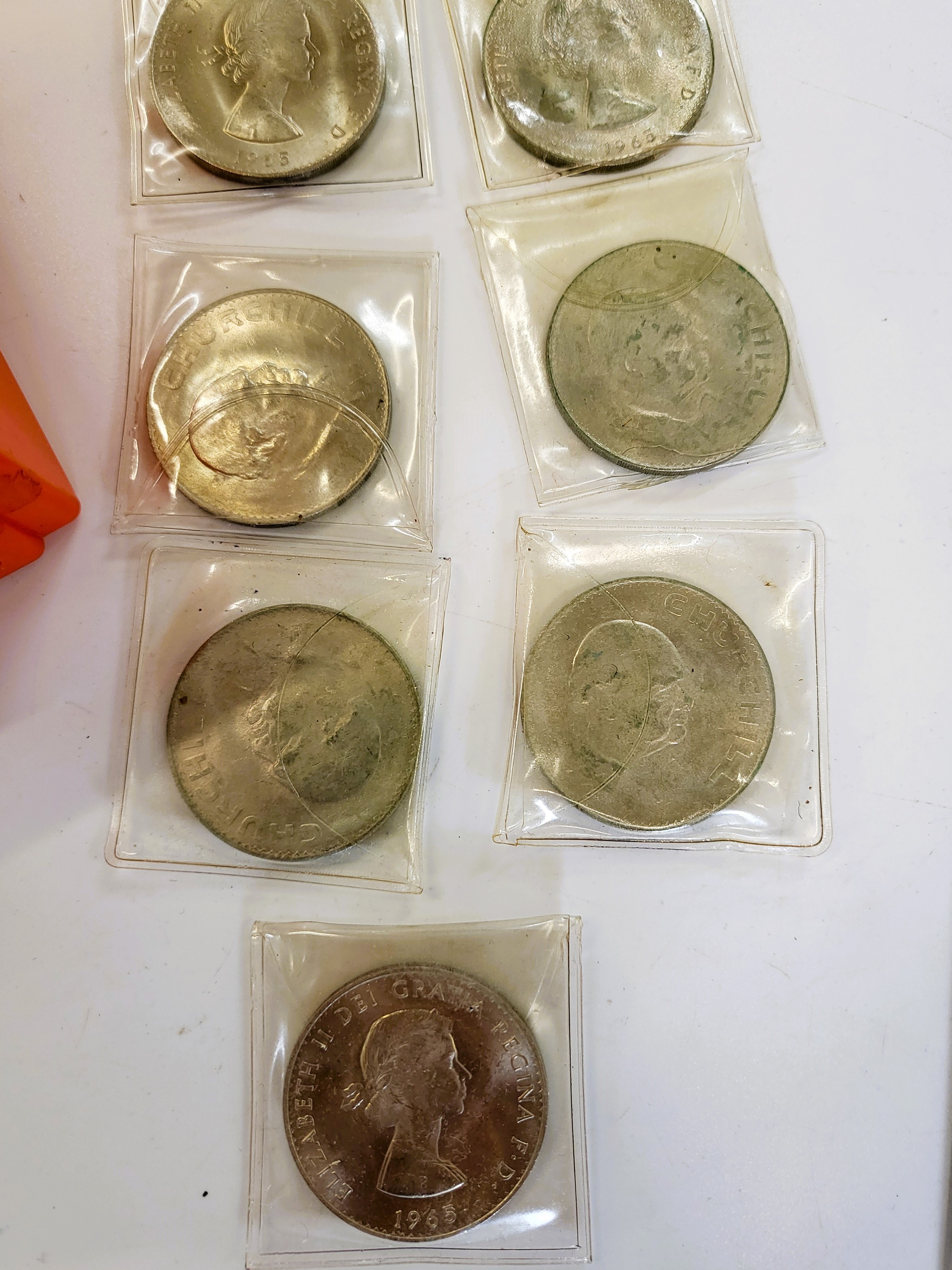 A collection of coins and loose stamps and an album of stamps. - Bild 6 aus 16