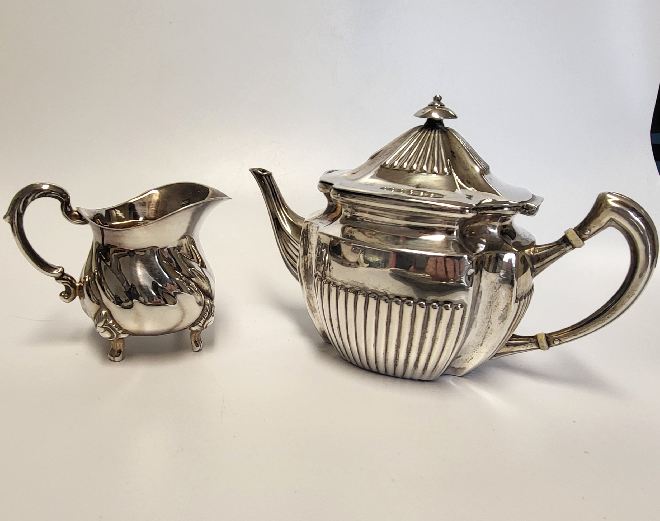 A silver sugar bowl, hallmarked Birmingham, makers mark WA, together with a small silver cream jug - Image 10 of 10