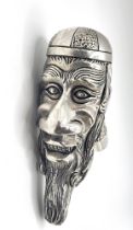 A walking cane handle in the form of a rabbi. Approx. 10cm x 10cm