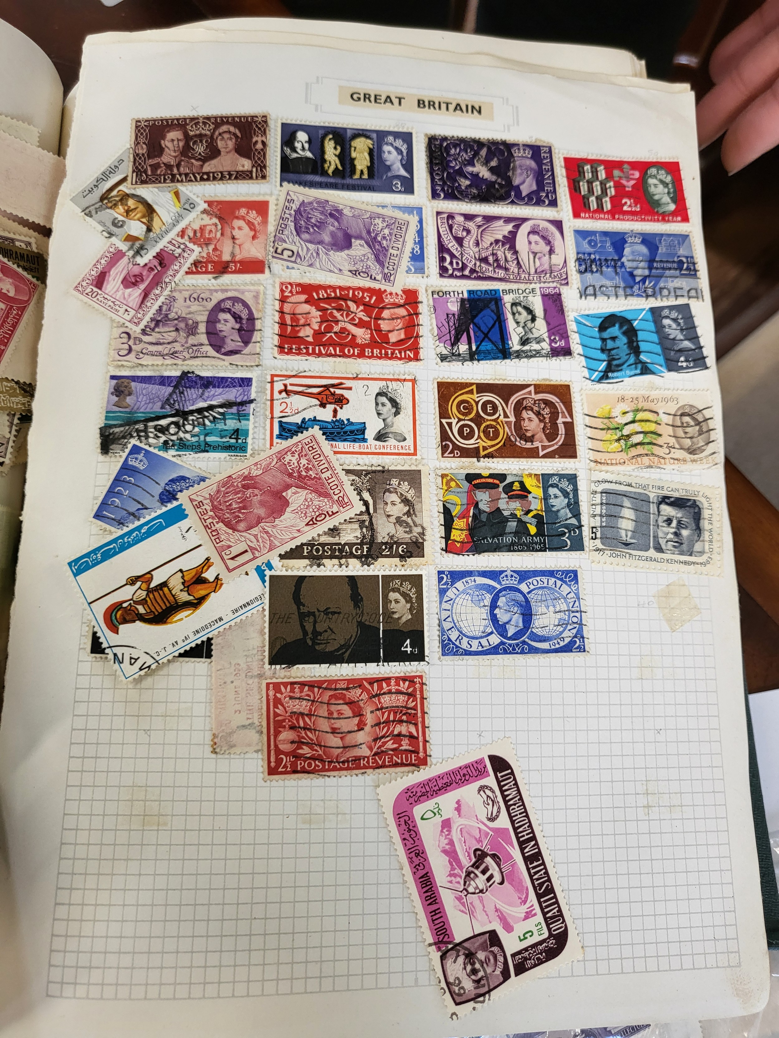 A collection of coins and loose stamps and an album of stamps. - Bild 14 aus 16