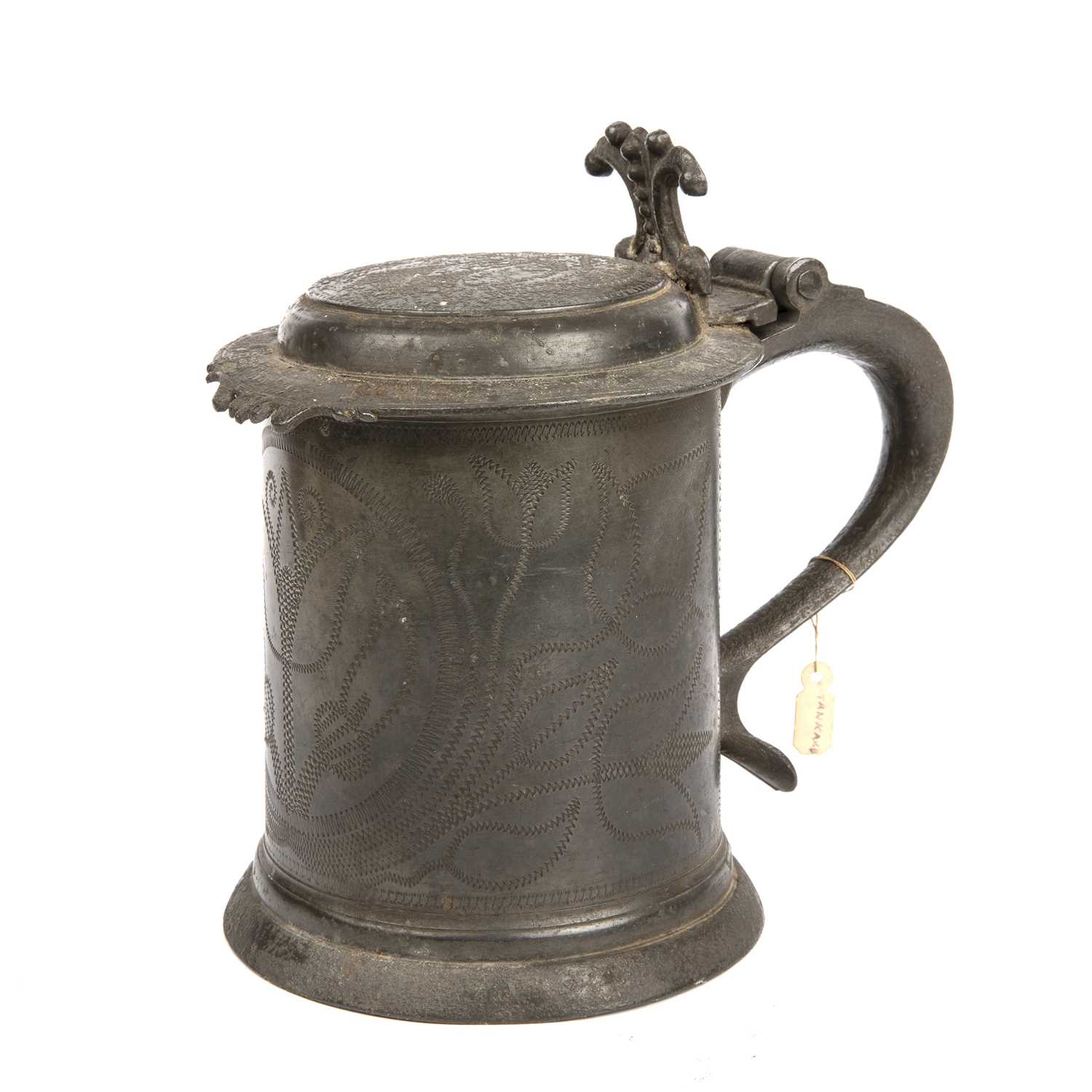 A 17th century wriggle work pewter flat lidded tankard by Lawrence Anderton of Wigan circa 1660-1690 - Image 3 of 6