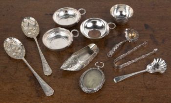 Collection of silver including: two silver tas de vin of similar designs (not a pair), 208g approx