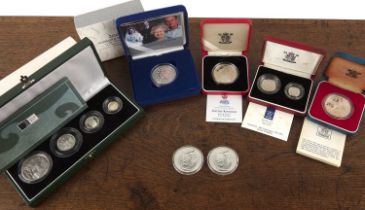 GB silver coins 2 Britannia £2 coins, 1oz fine silver coins, 2007 £5 2003 4 coin Britannia set,