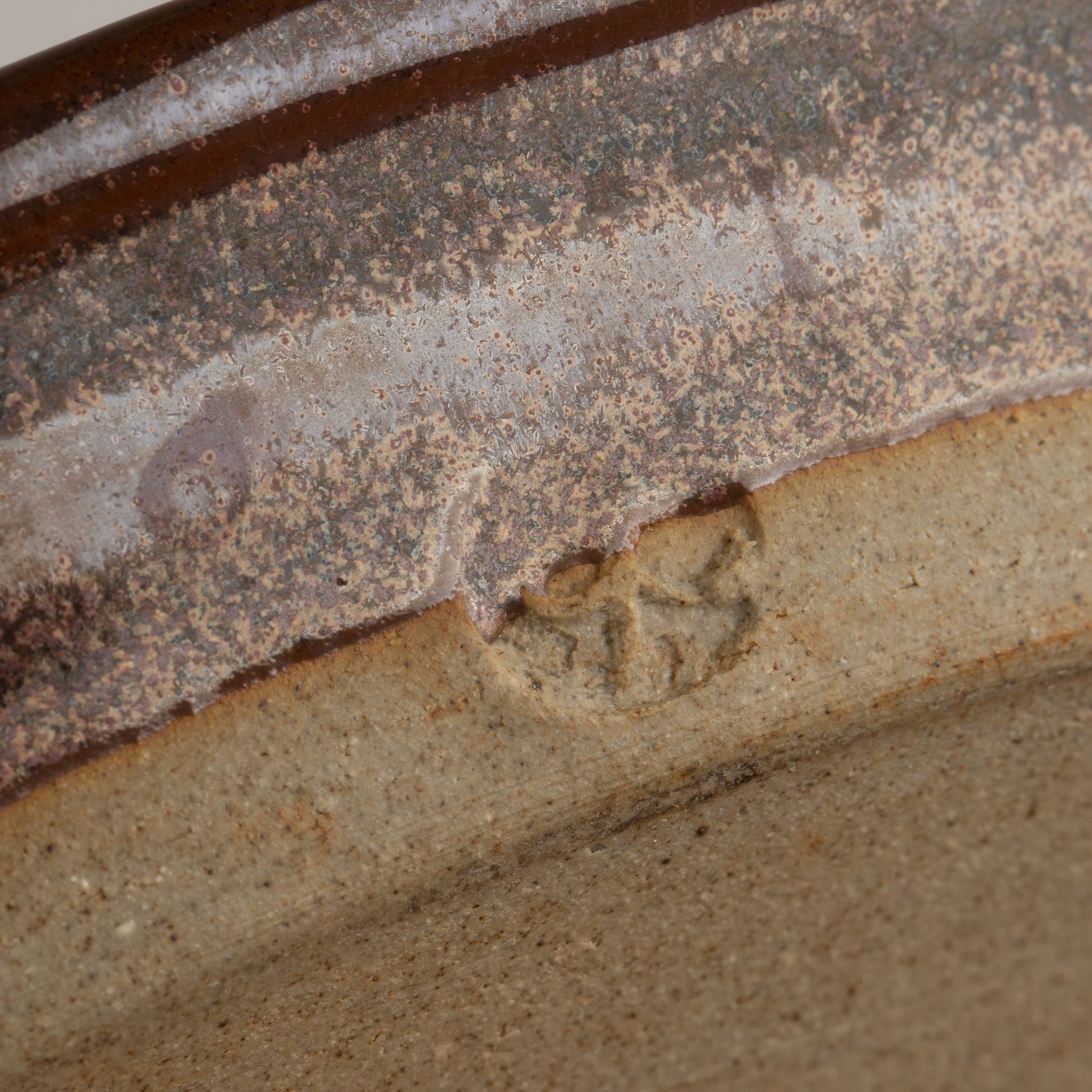 Winchcombe Pottery nuka glazed studio pottery dish, with trailed decoration, impressed seal mark - Bild 2 aus 3