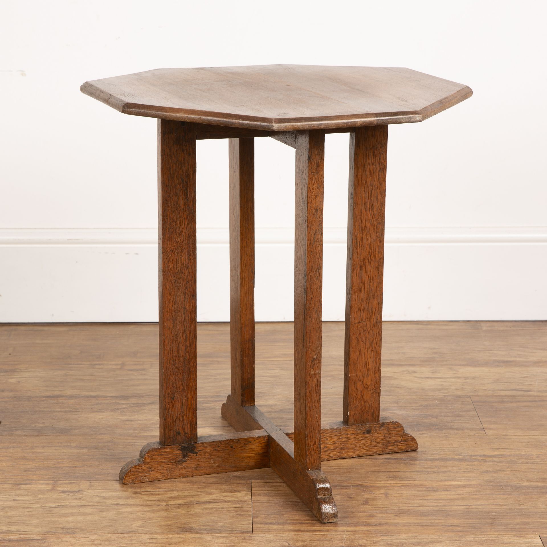 In the manner of Heals oak, occasional table with octagonal top, on crossover base, 47.5cm wide x - Bild 3 aus 4