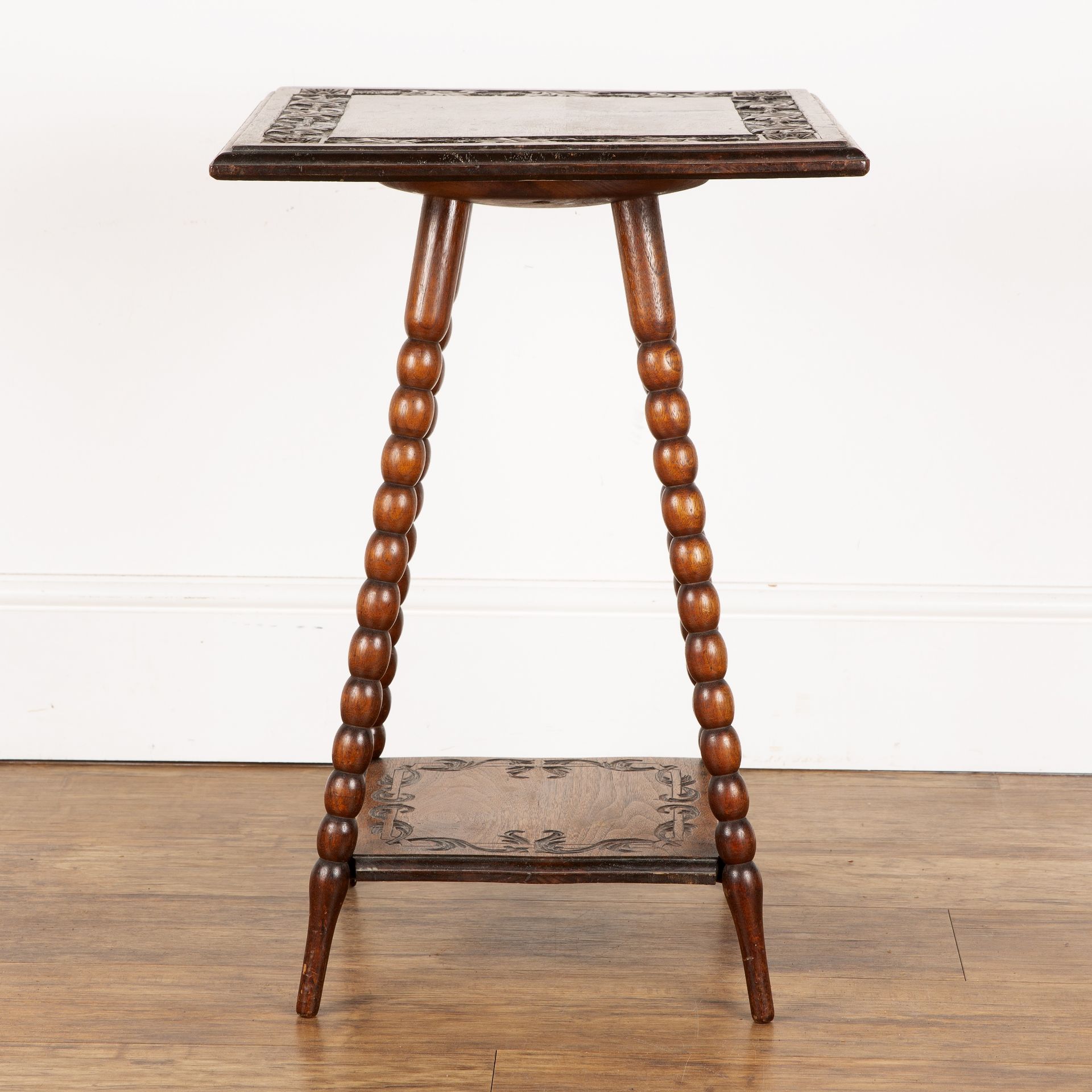 Aesthetic movement oak, side table with carved square top, on bobbin turned legs, 45cm wide x 65.5cm - Bild 5 aus 6