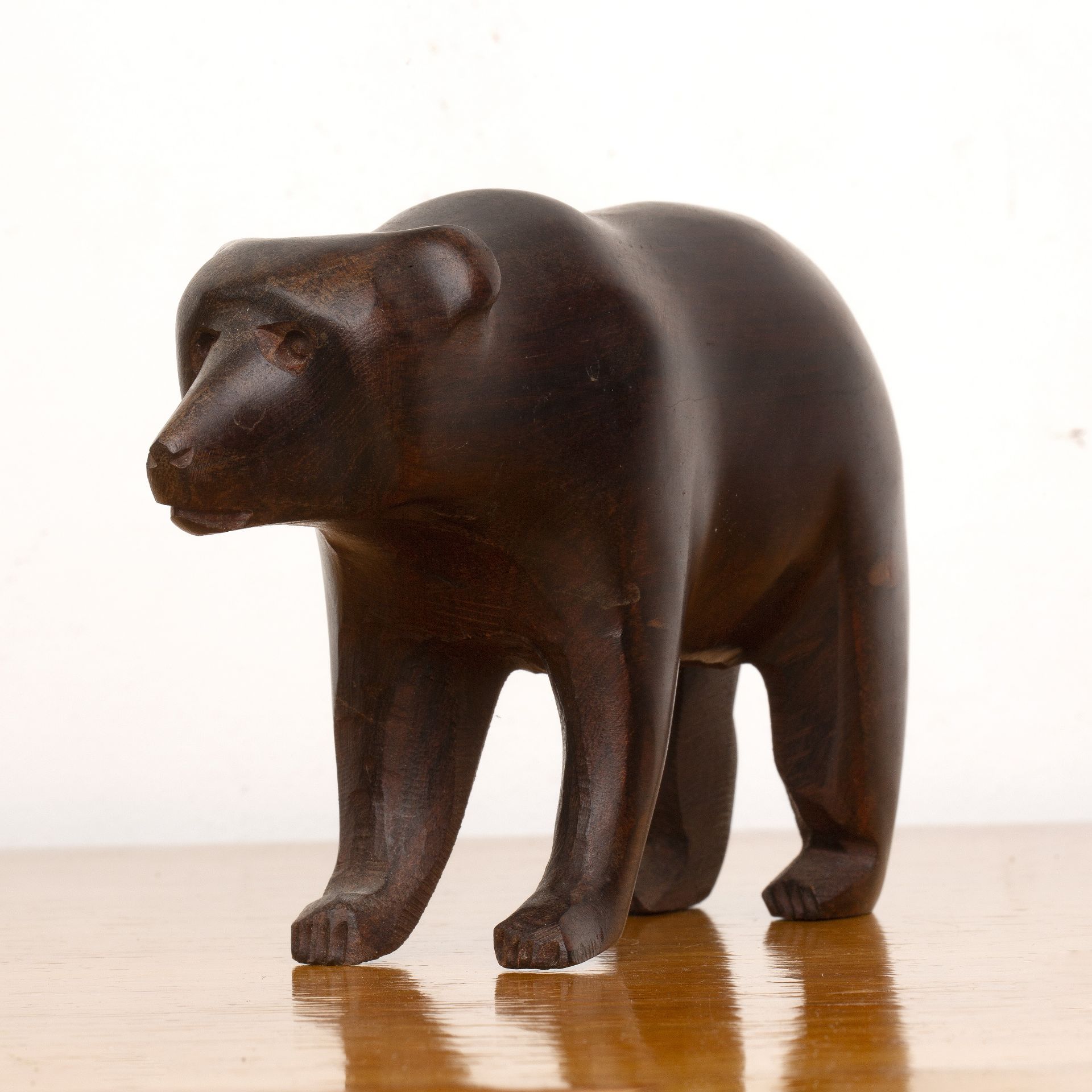 Treen wooden bear with carved details, unsigned, 17cm wide x 11cm high Overall signs of display - Bild 2 aus 5