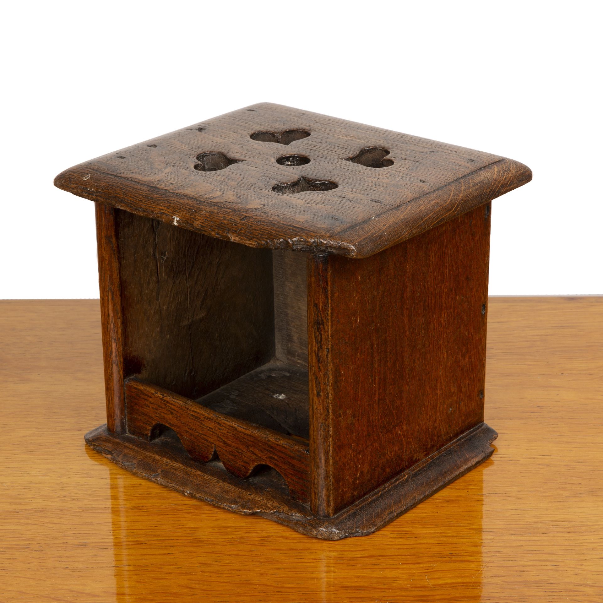 Foot warmer or stove oak, 19th Century, with carved pierced top on plinth base, 23cm wide x 19.5cm - Bild 3 aus 5