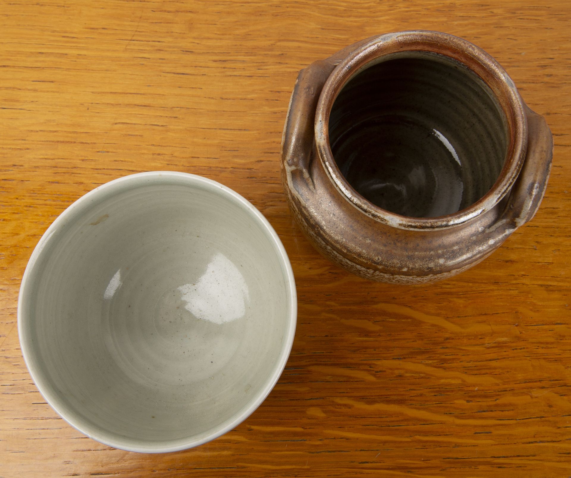 Ray Finch (1914-2012) at Winchcombe Pottery salt glazed studio pottery storage jar with cover, - Bild 3 aus 4