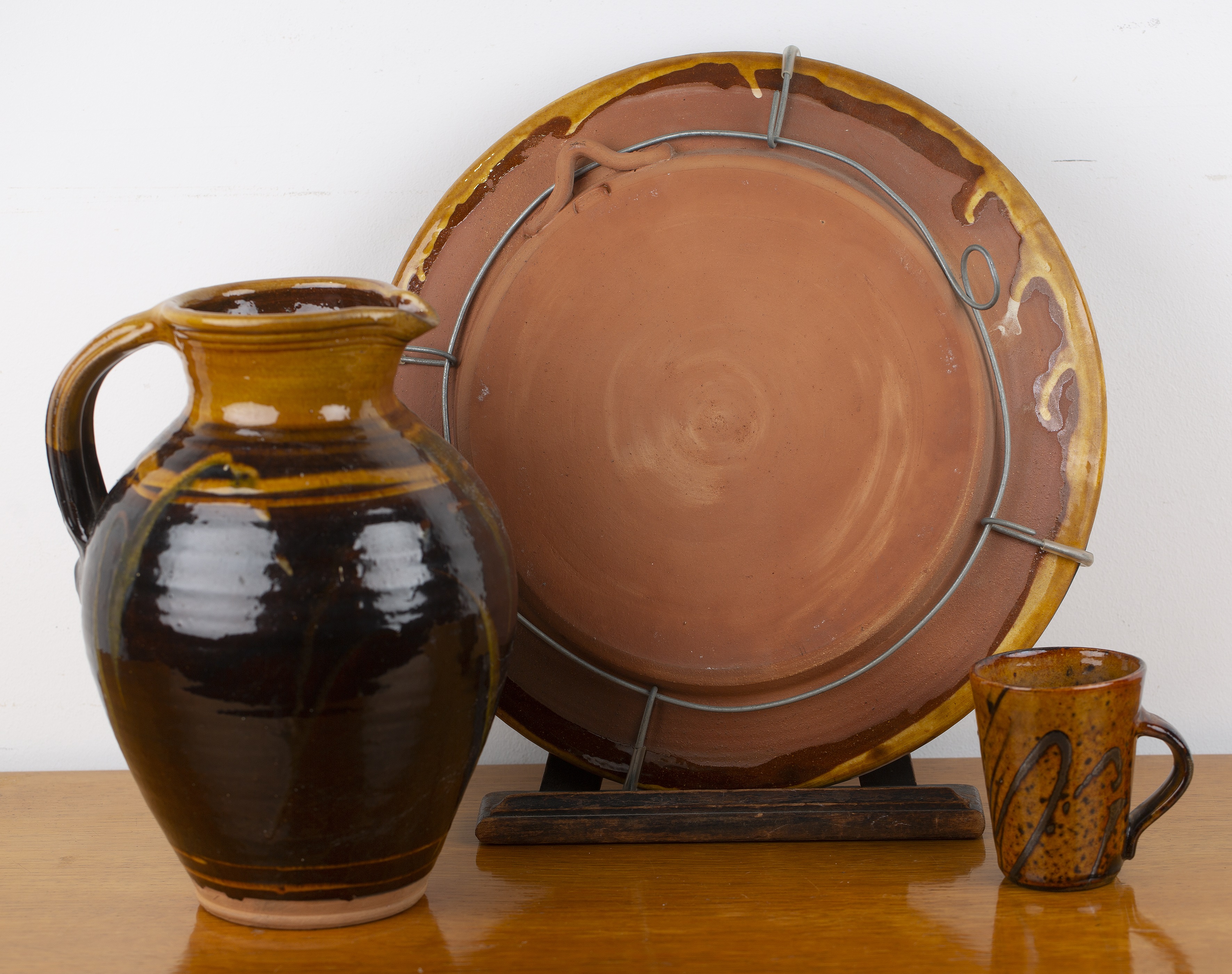 Victoria Eden (b.1950) and Micheal Eden (b.1955) large slipware charger, with trailed and - Image 2 of 4