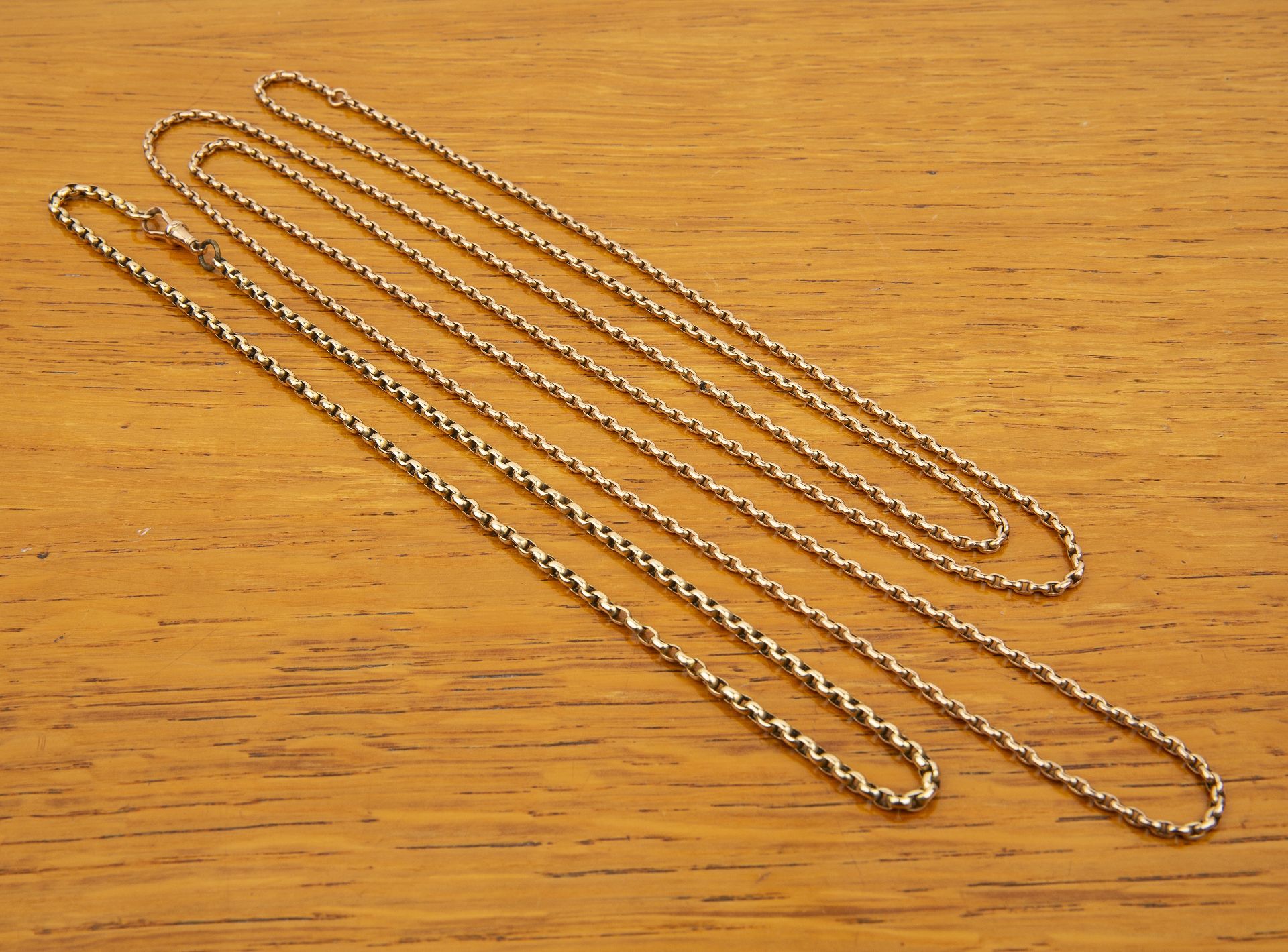 9ct yellow gold guard chain marked '9C' near the o ring, 150cm approx overall, 26g approx overall